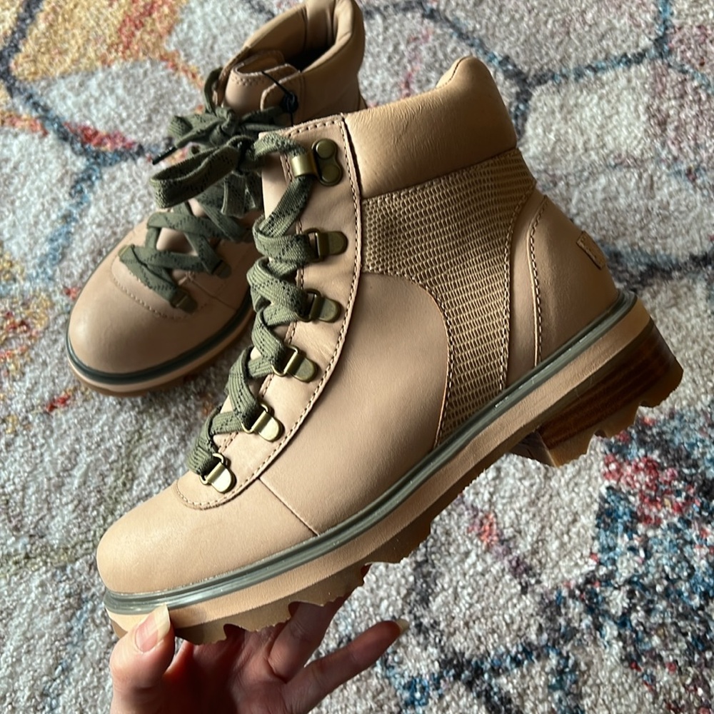 SOREL Lennox Hiker Waterproof Boot in Canoe and Stone Green - 7